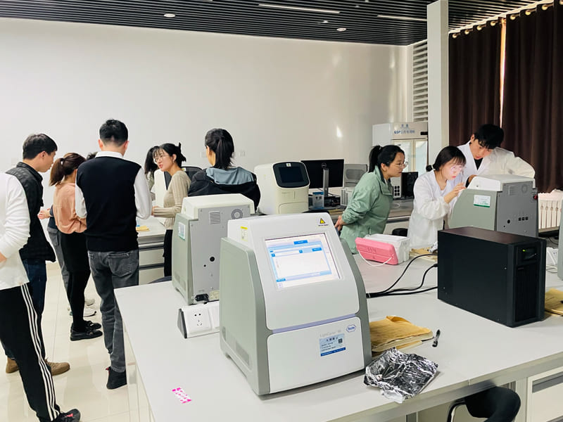 恒美科技参观访问师范大学生命科学学院